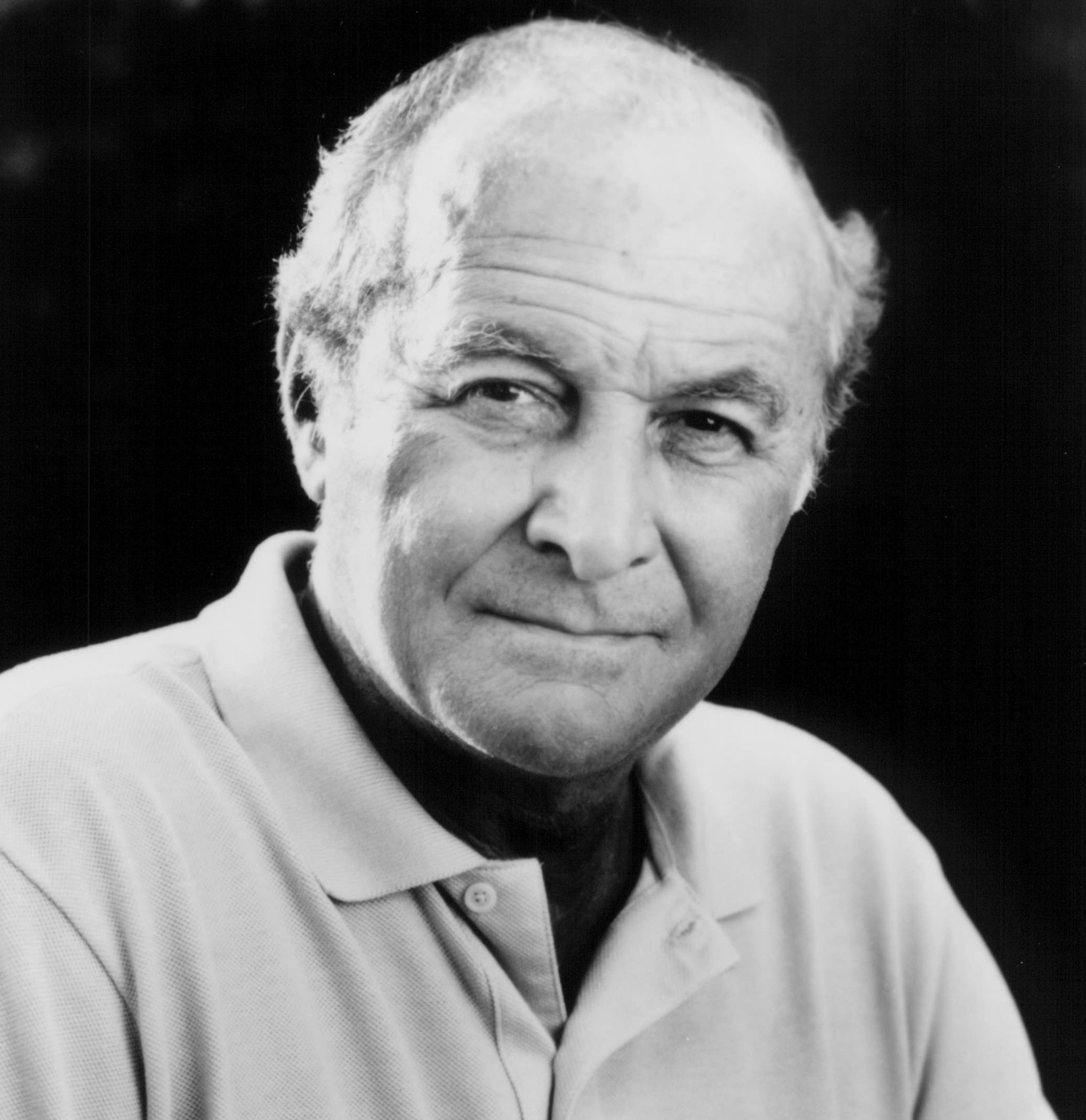 actor Robert Loggia large photo