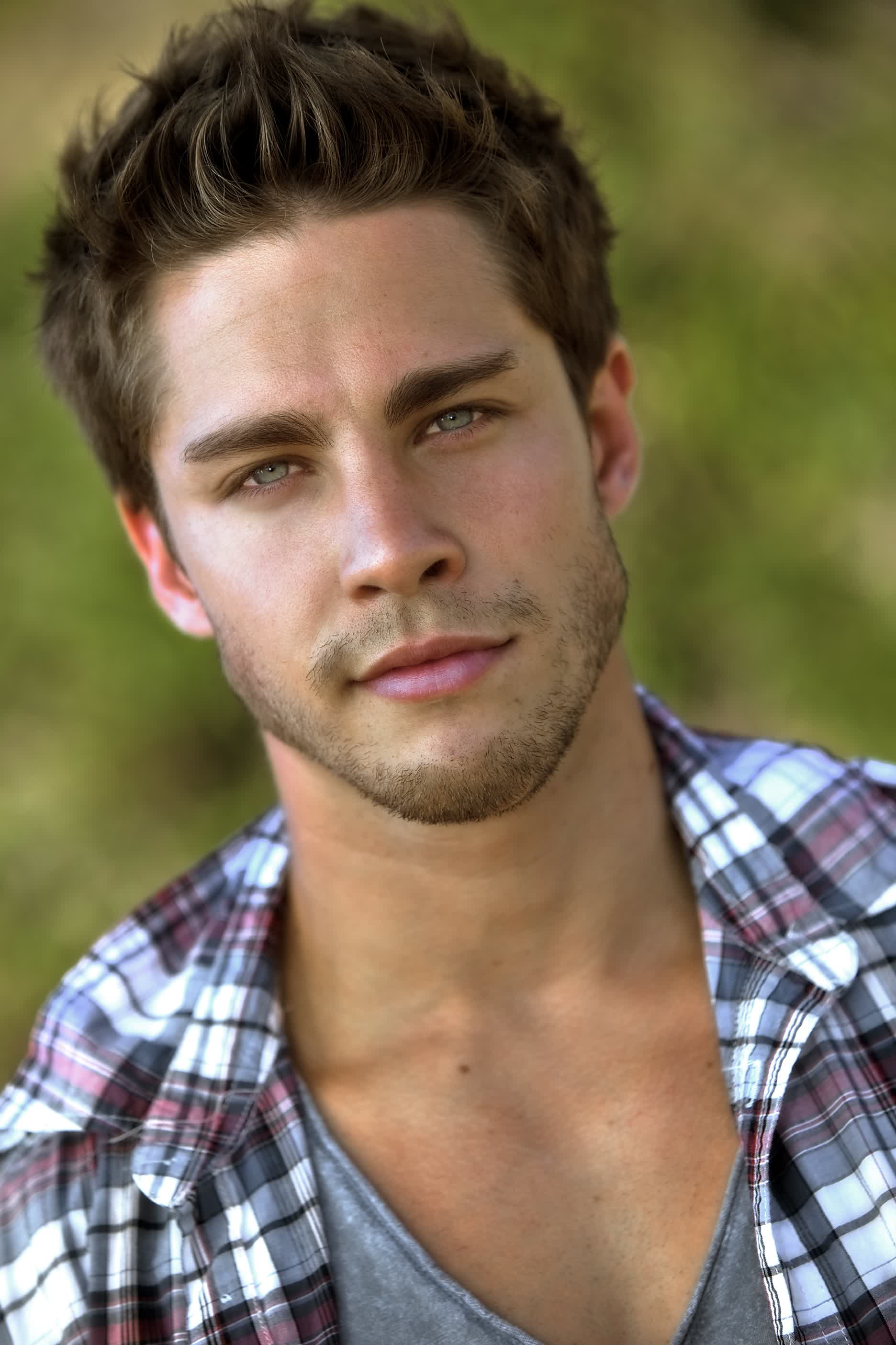 actor Dean Geyer large photo