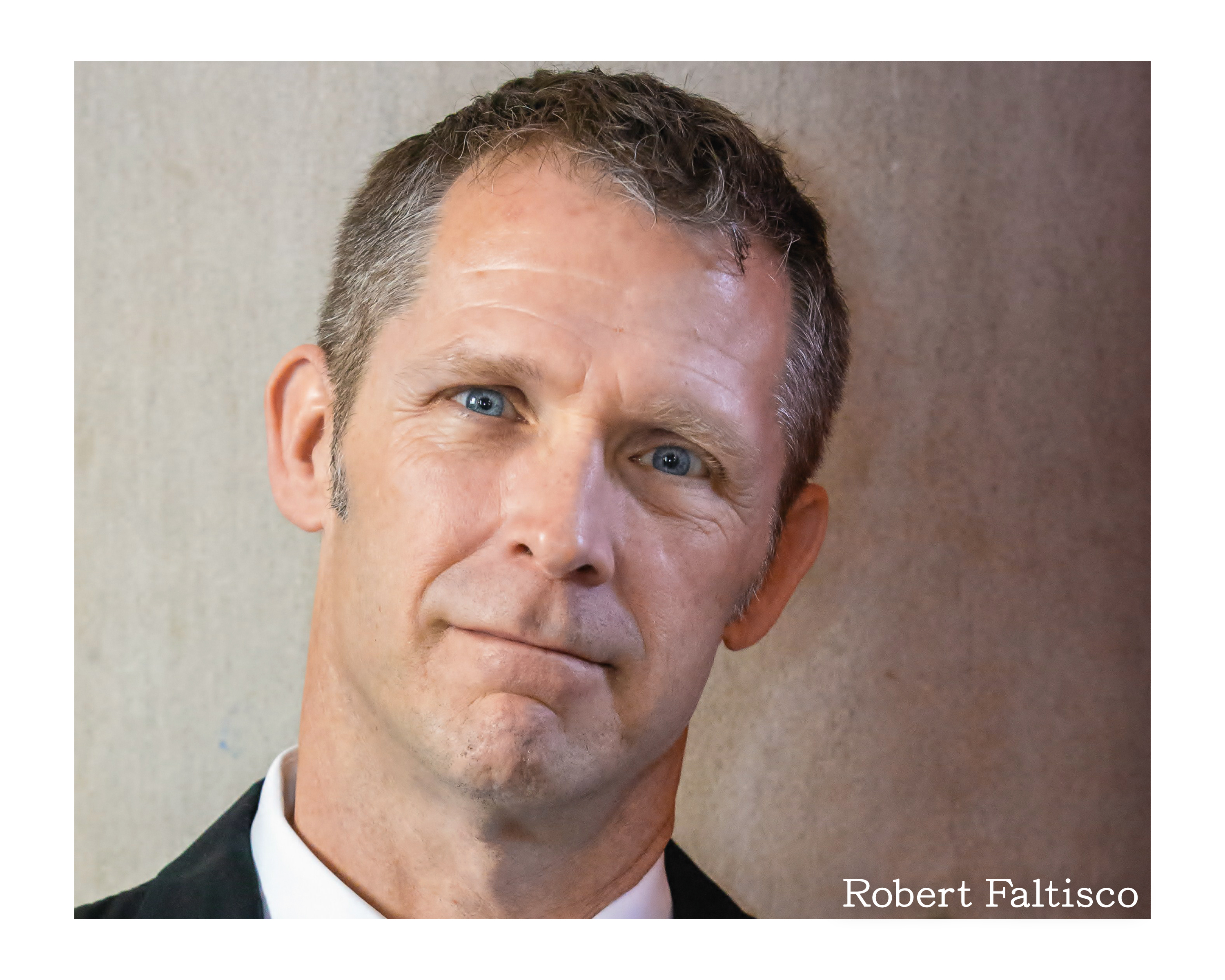 actor Robert Faltisco large photo