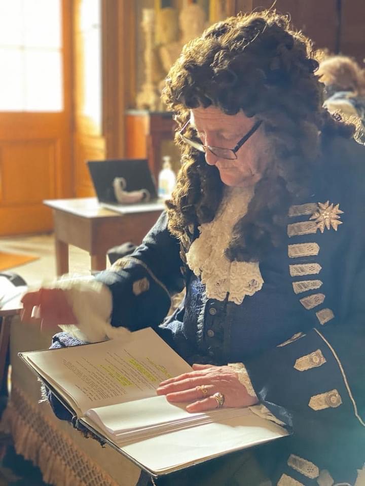 actor Mark Wingett large photo