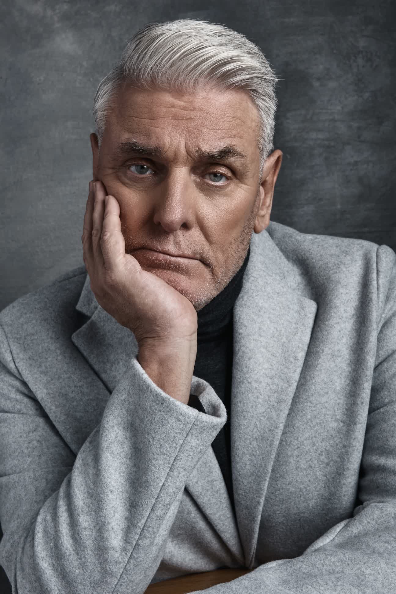 actor Mitchell Mullen large photo