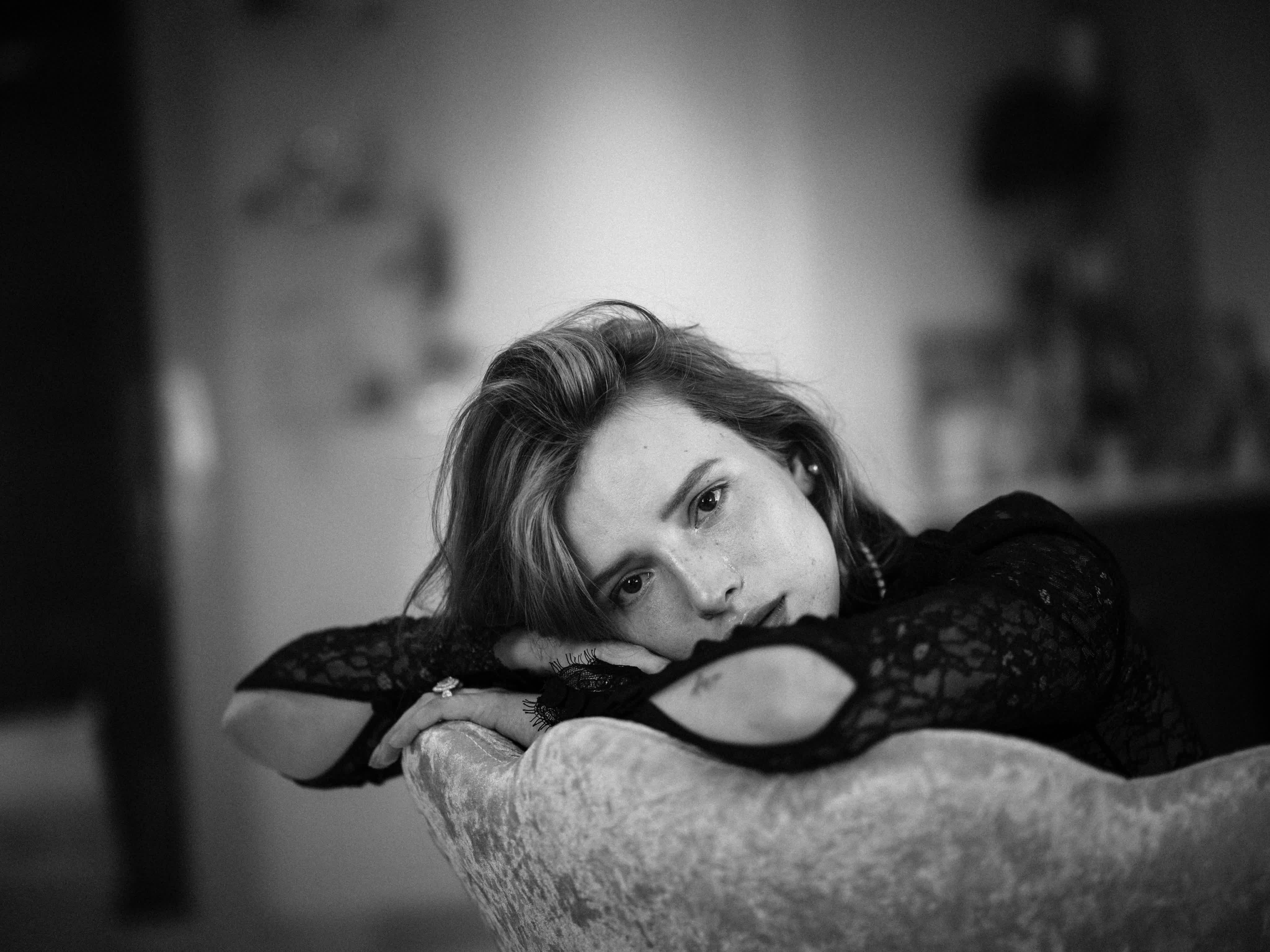 actor Bella Thorne large photo