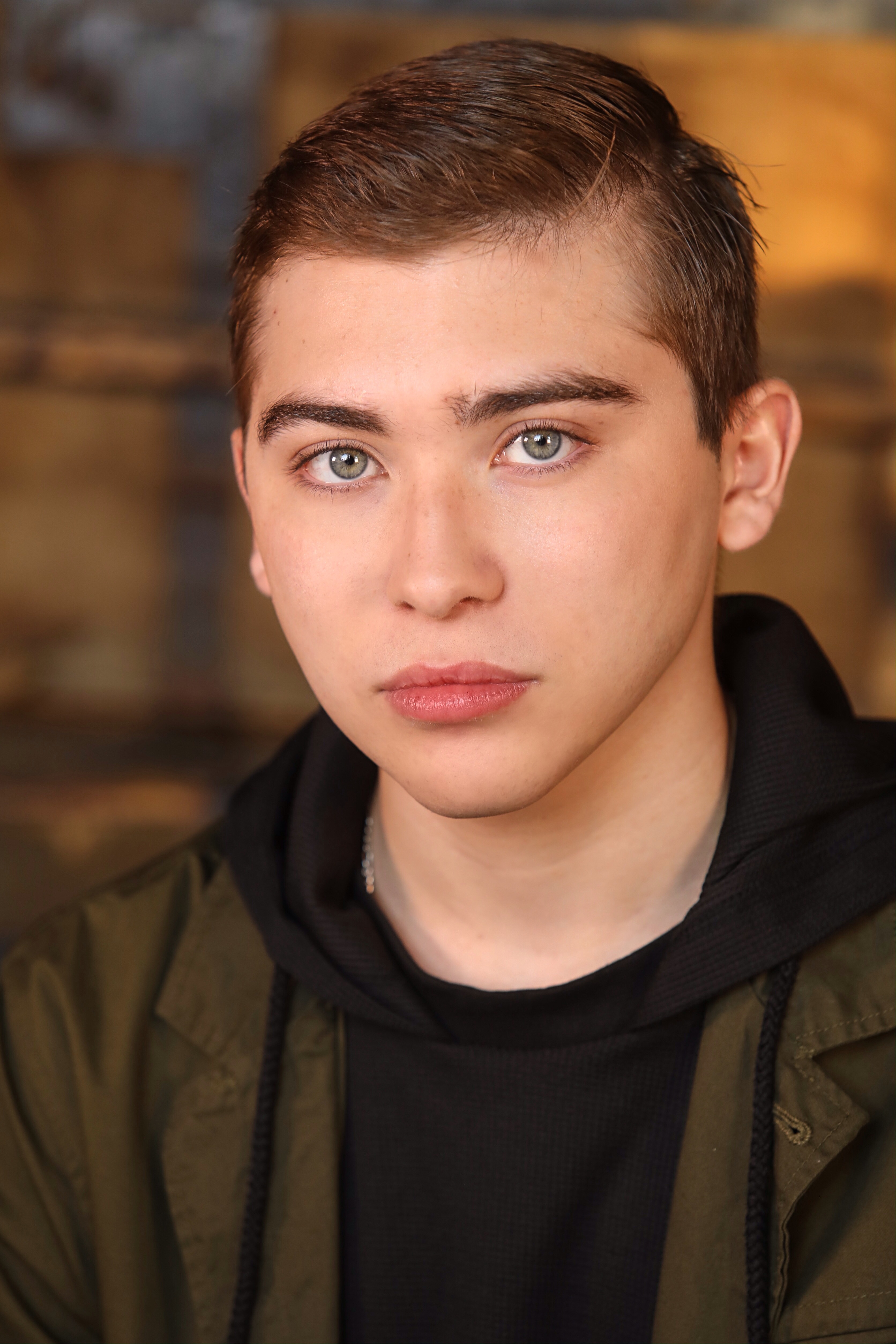 actor Raymond Ochoa large photo