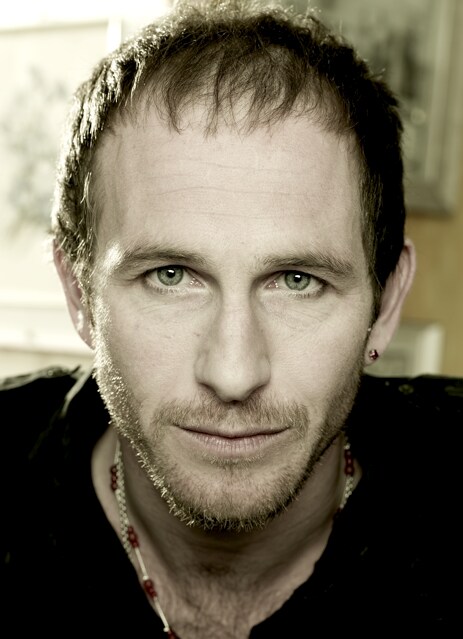 actor Paul Kaye large photo