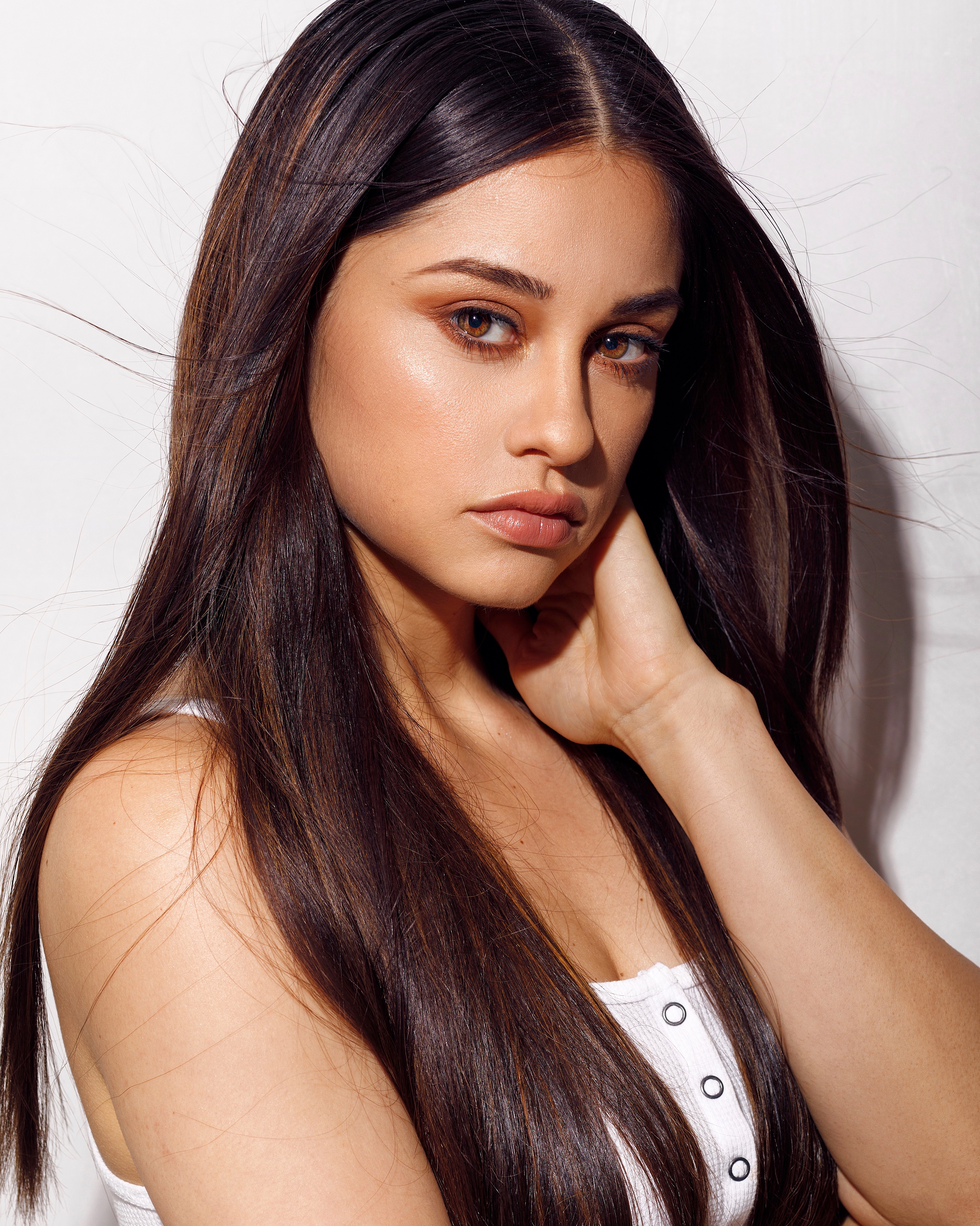 actor Yvette Monreal large photo