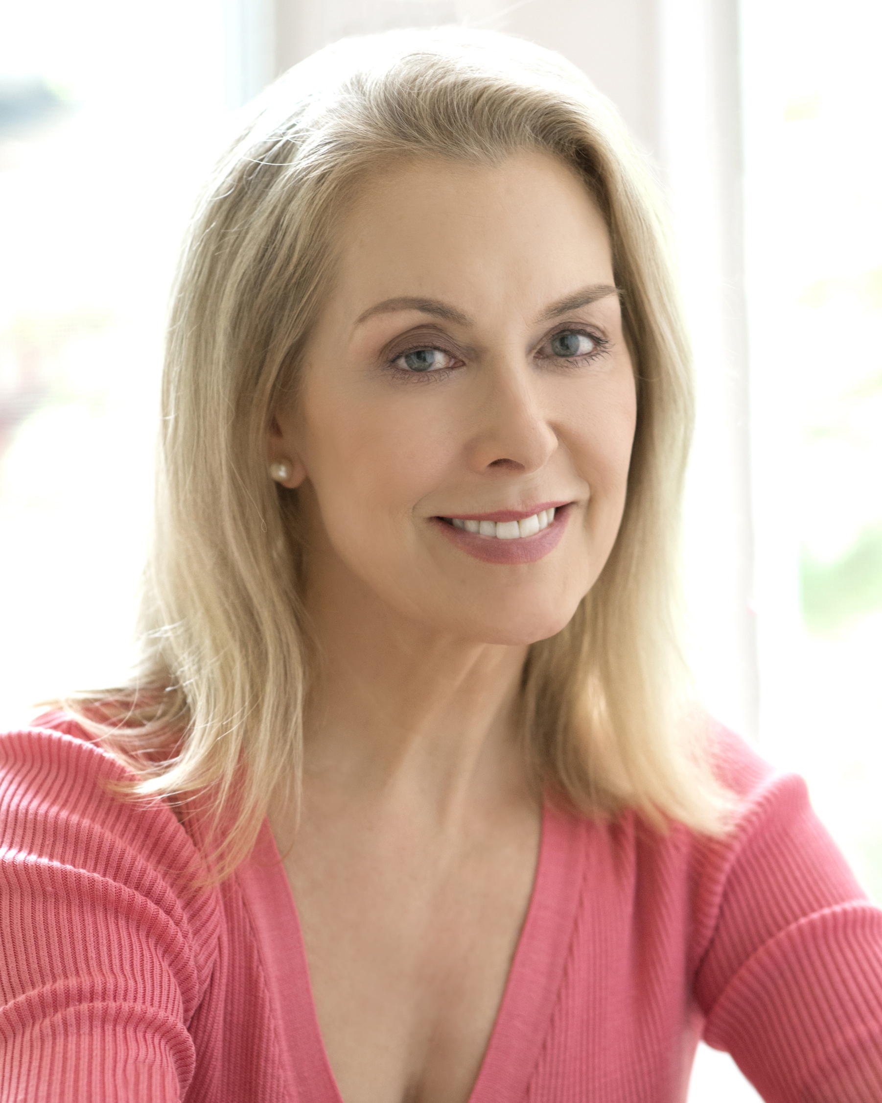 actor Mary McMillan large photo