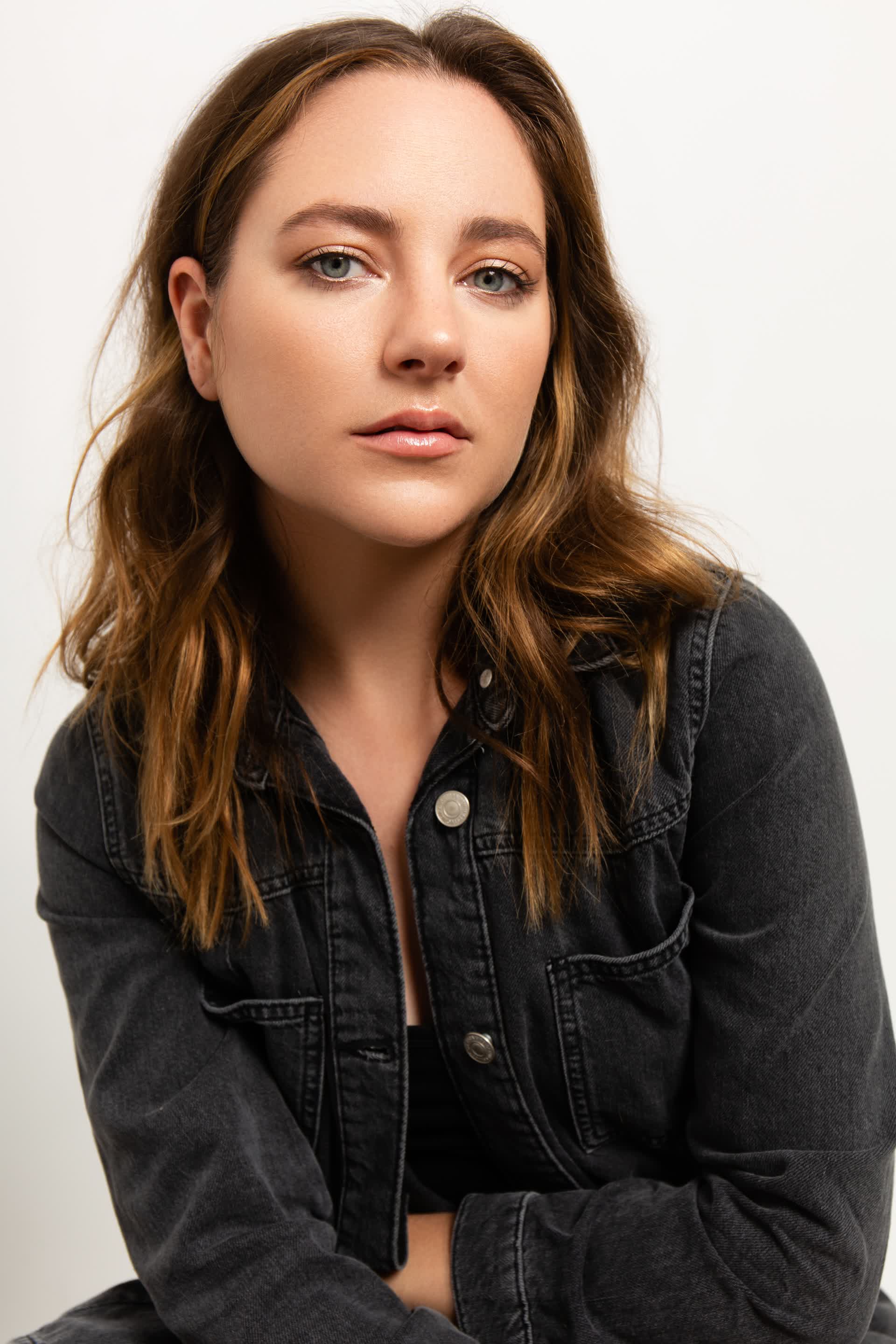 actor Haley Ramm large photo