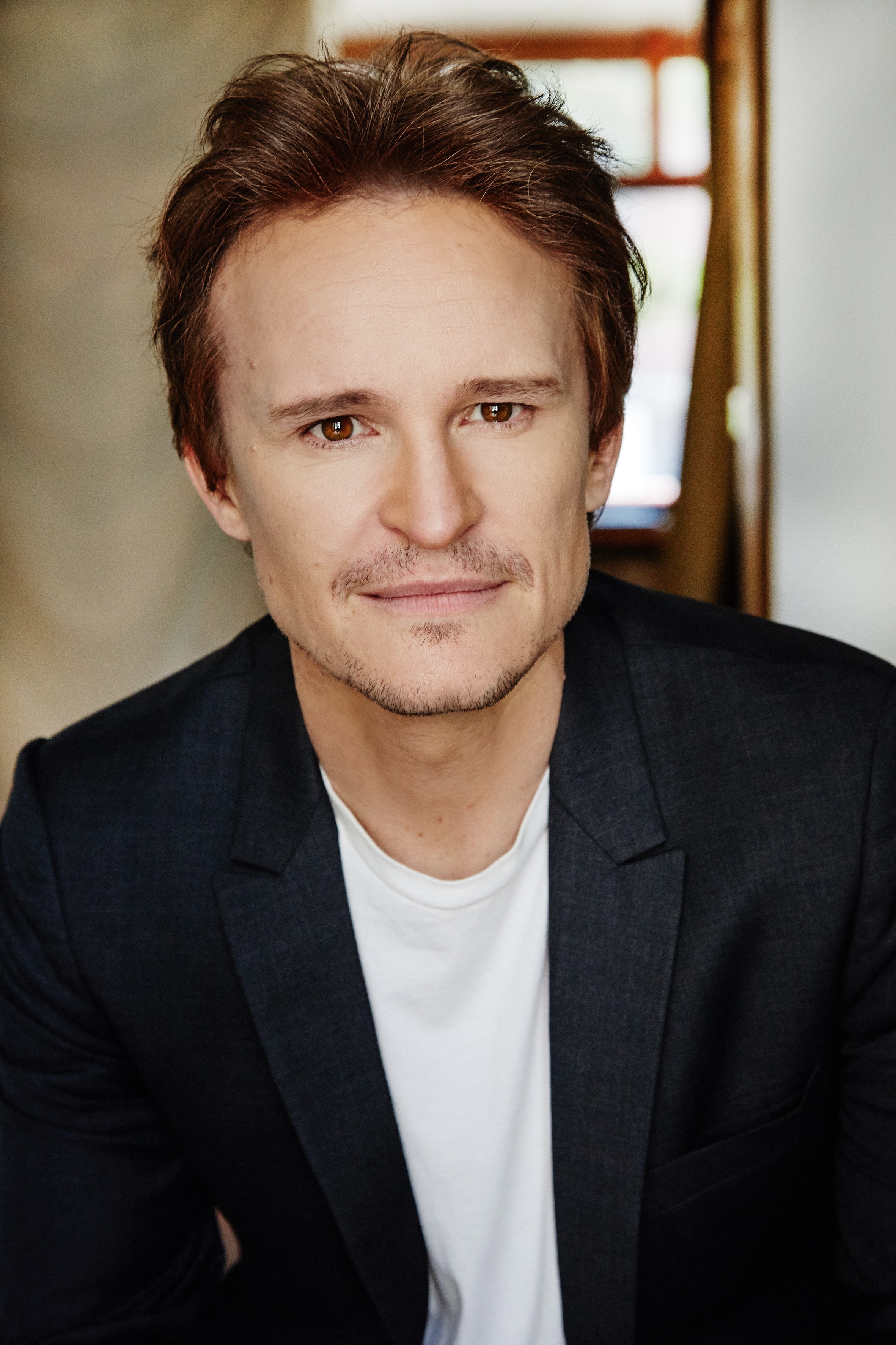 actor Damon Herriman large photo