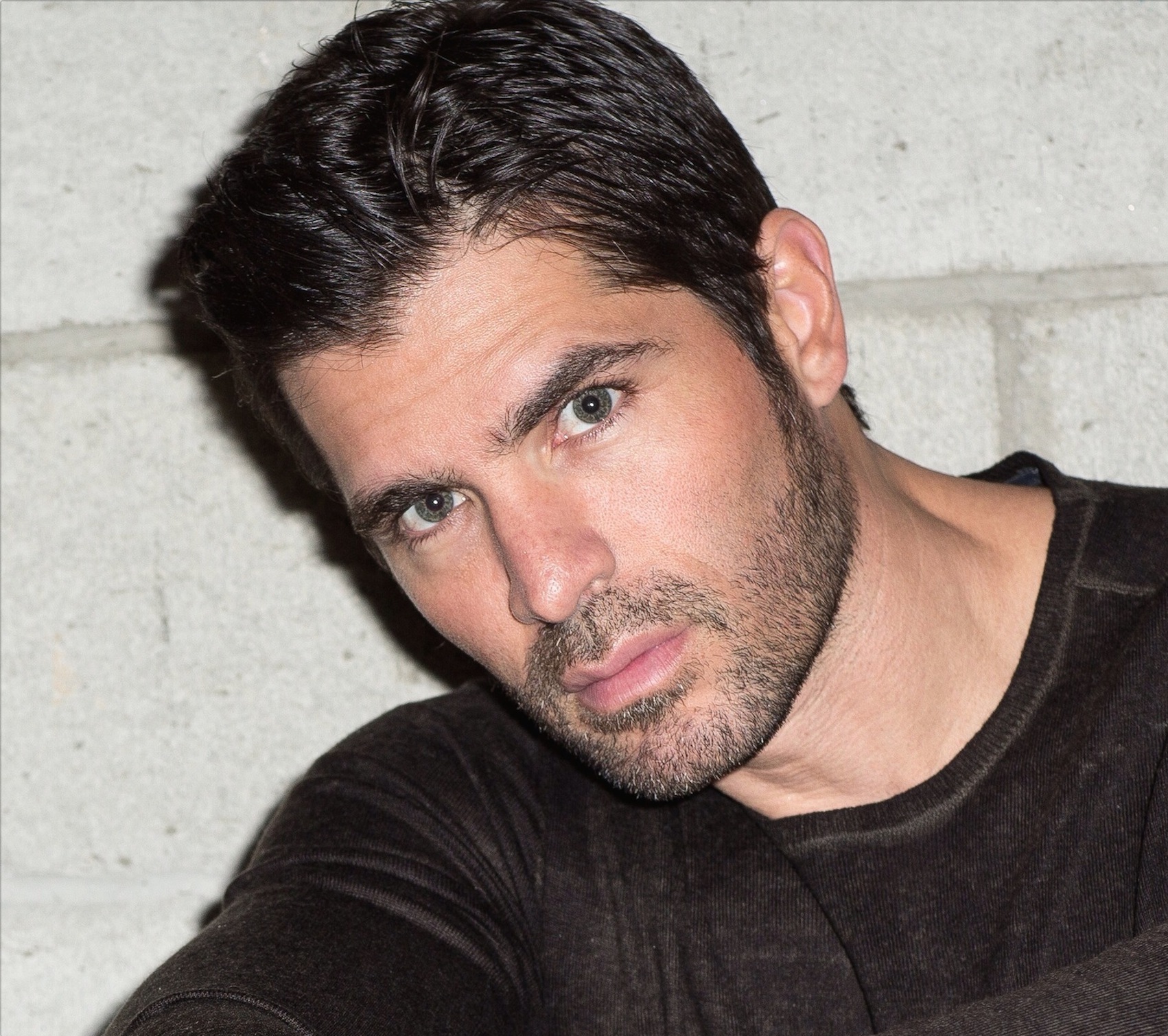 actor Eduardo Verástegui large photo