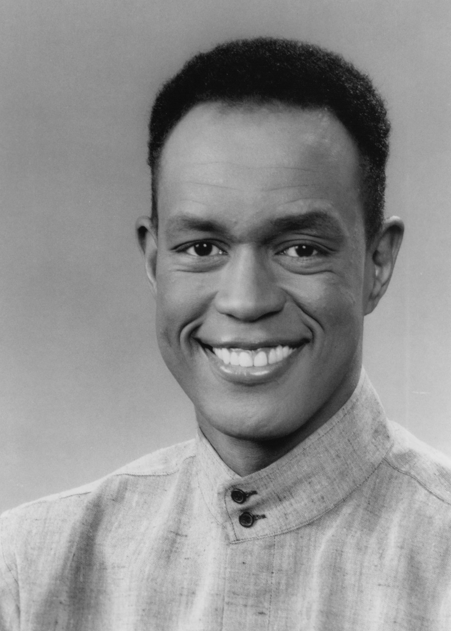 actor Kevin Peter Hall large photo