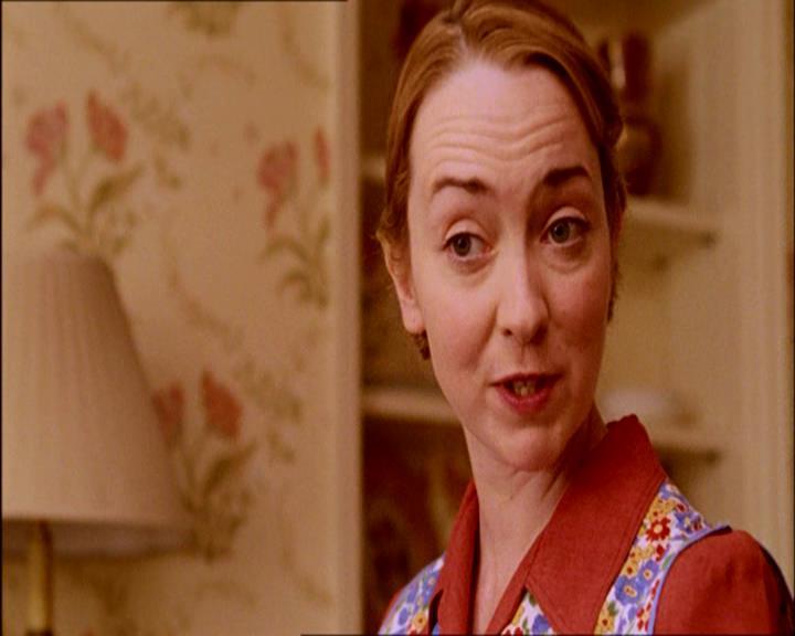 actor Siobhan Hayes large photo