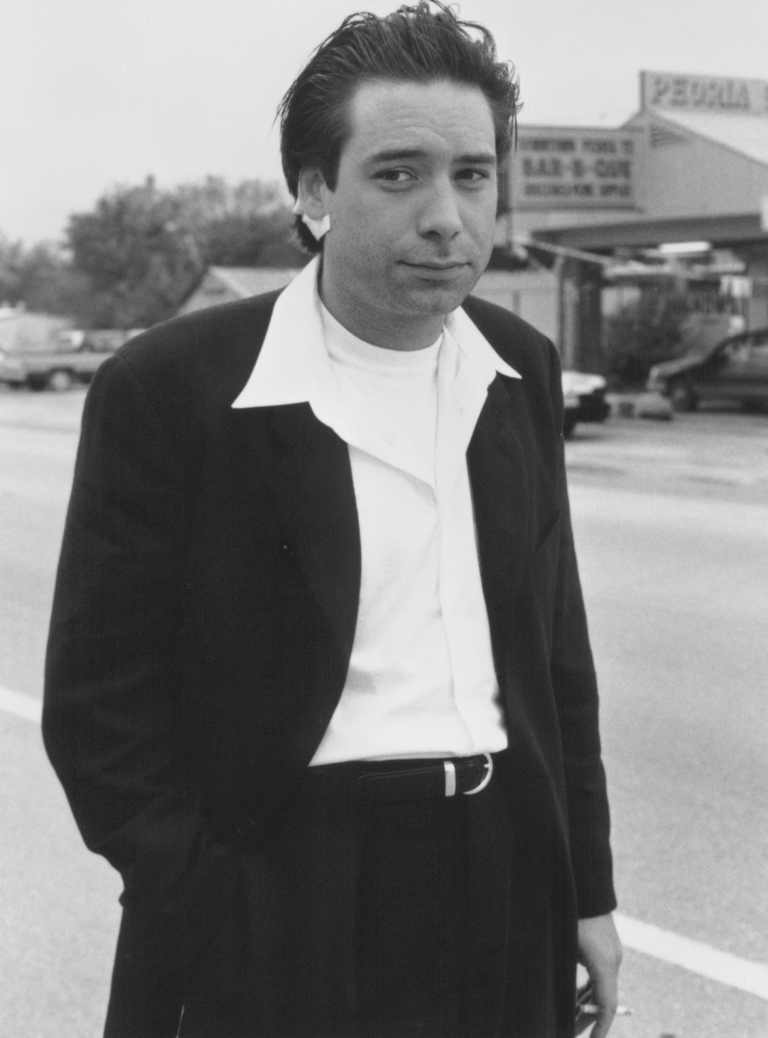 actor Robert Musgrave large photo