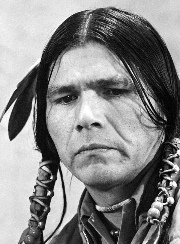 actor Dennis Banks large photo