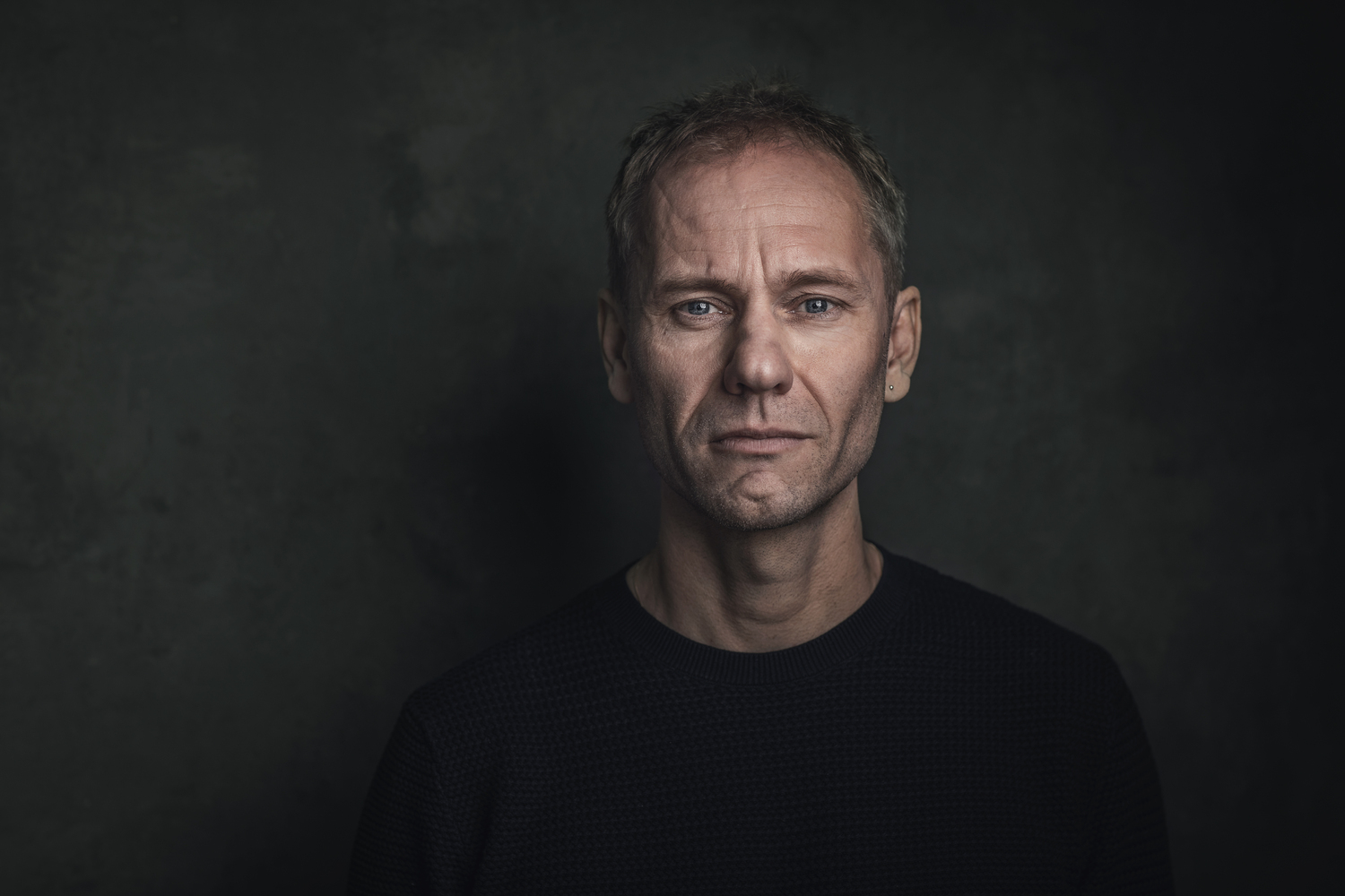 actor James Hillier large photo