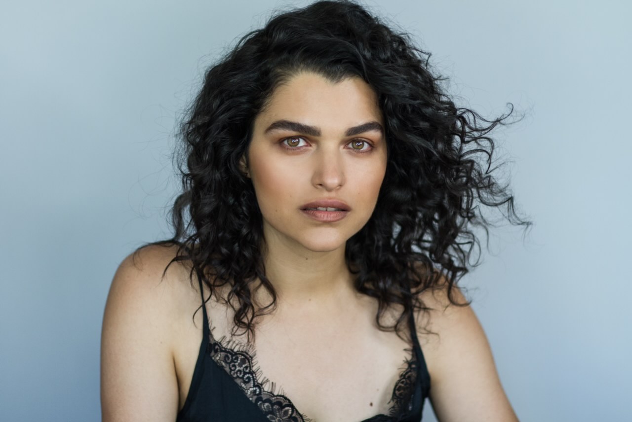 actor Eve Harlow large photo