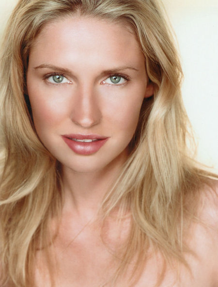 actor Catherine McCord large photo