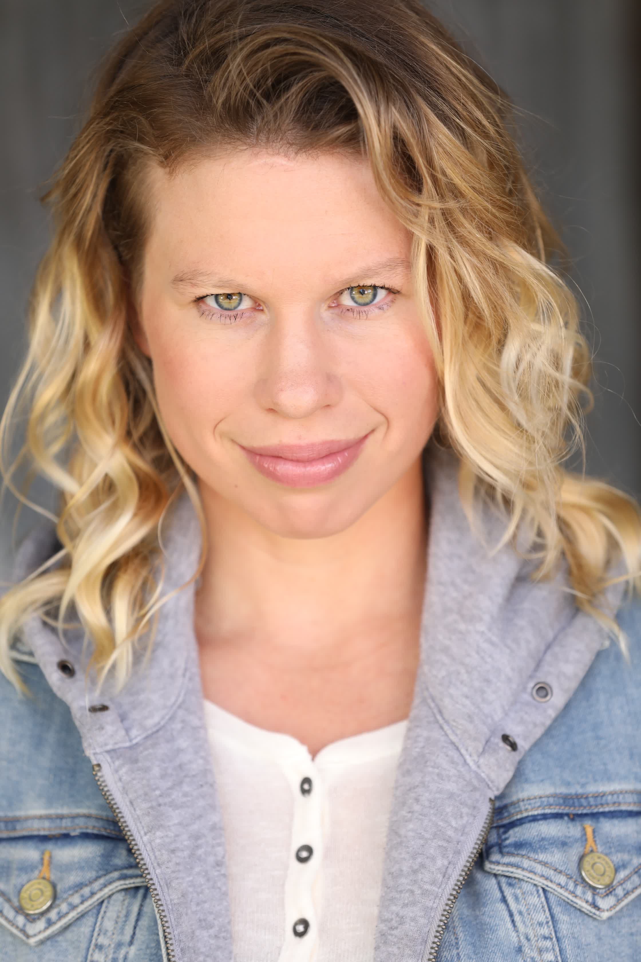 actor Hayley Holmes large photo