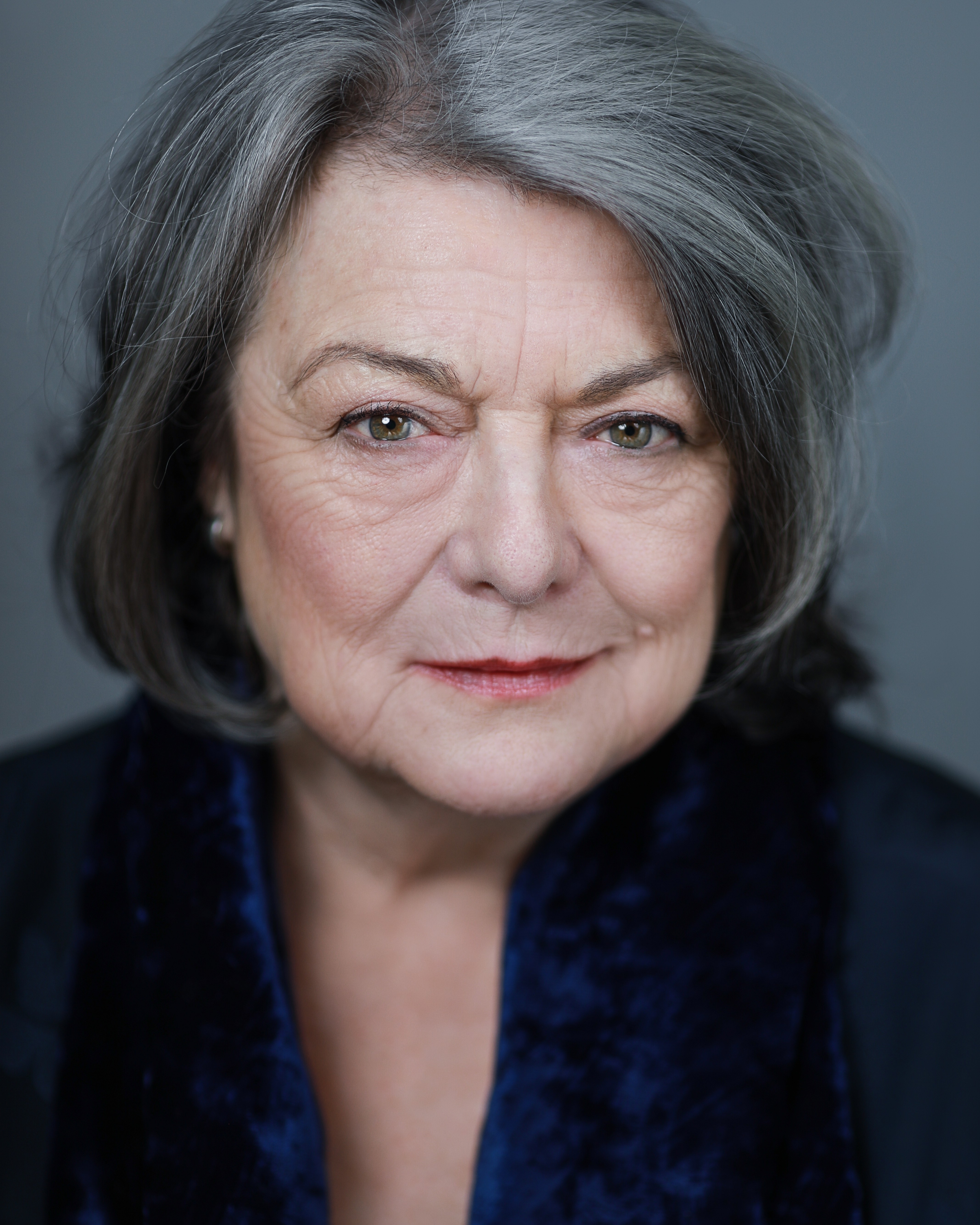 actor Delia Lindsay large photo