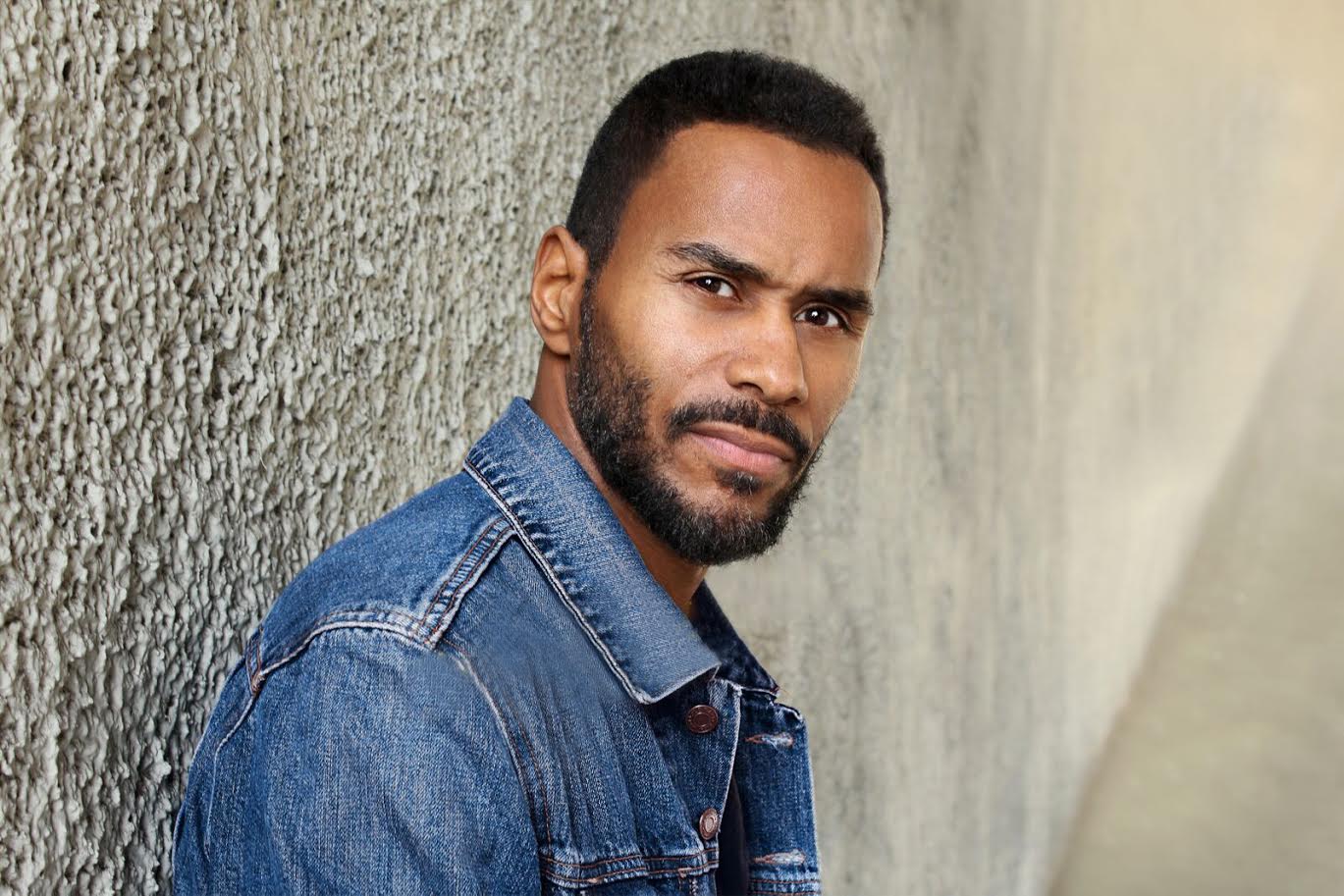 actor Casey Lee large photo