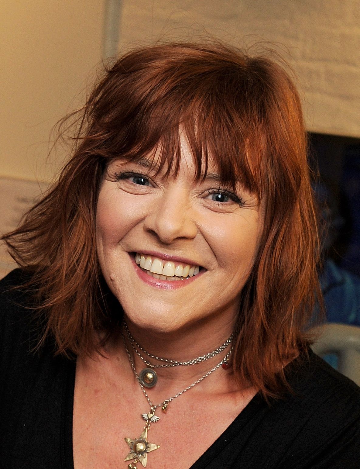 actor Finty Williams large photo