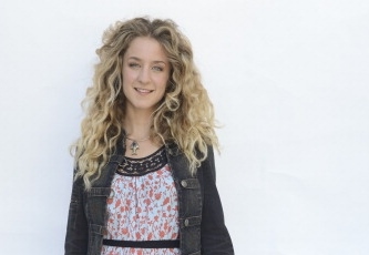 actor Hallee Hirsh large photo