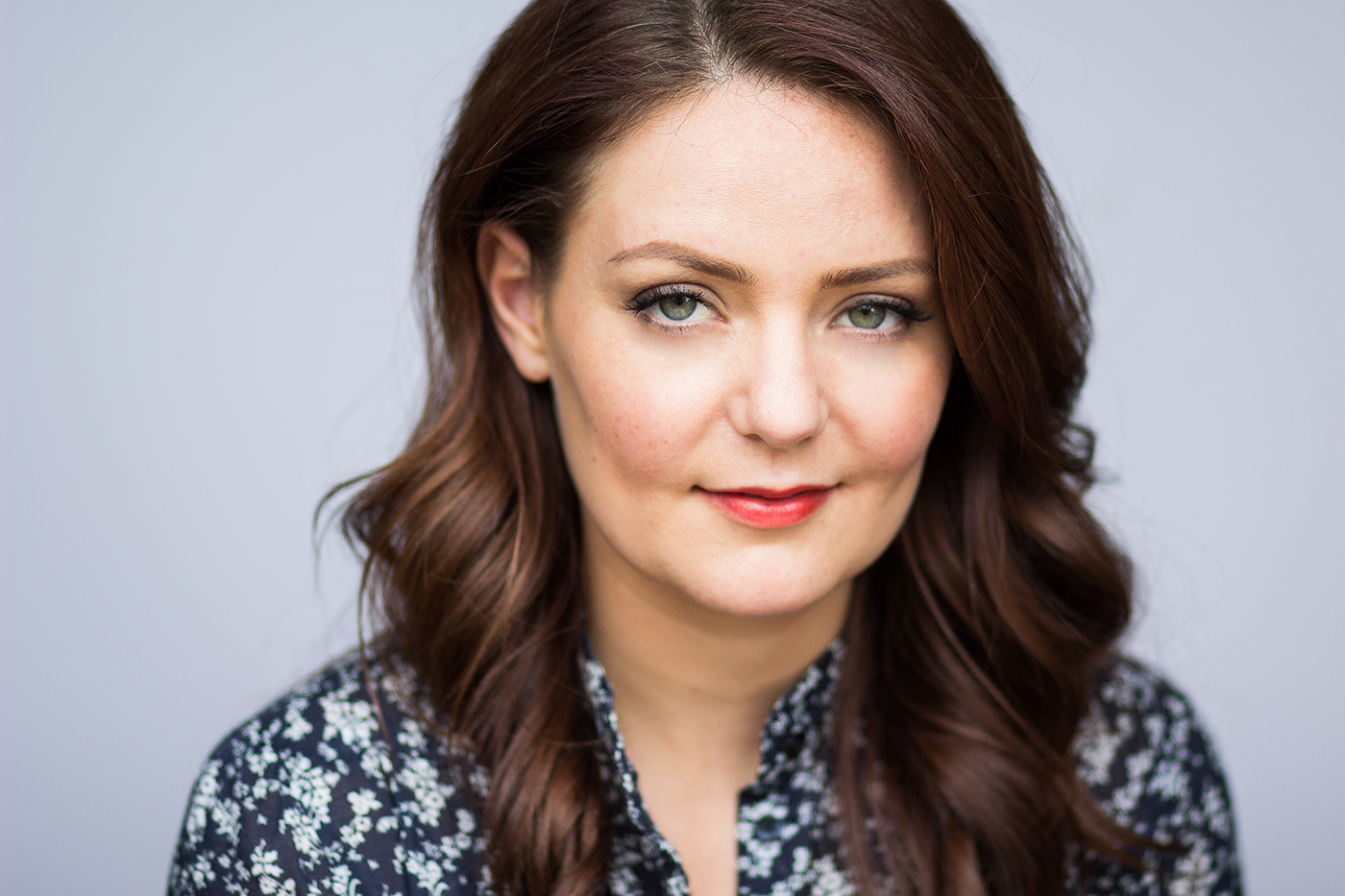 actor Hanna Hall large photo