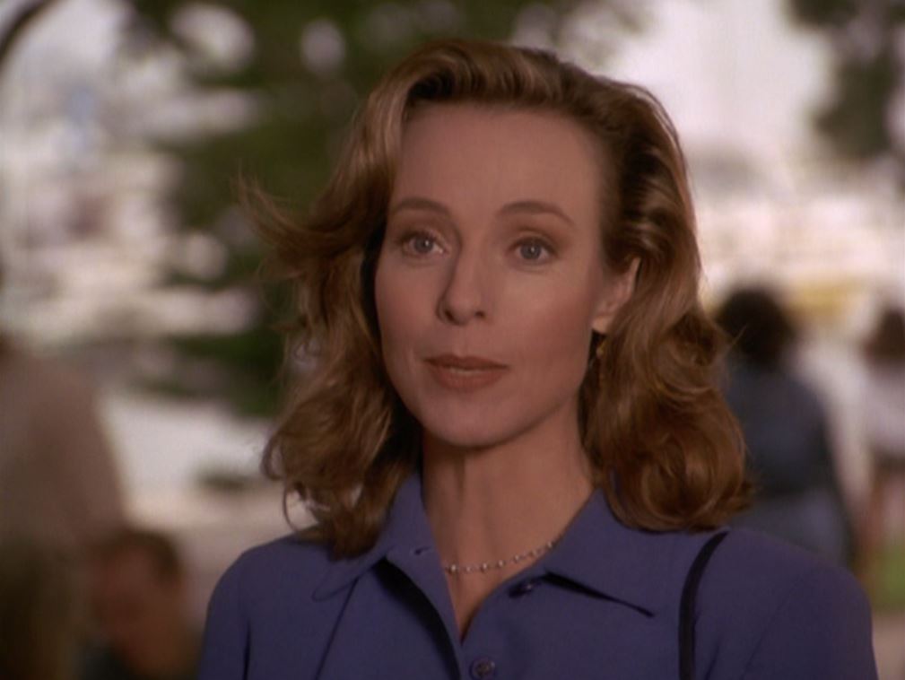 actor Dey Young large photo