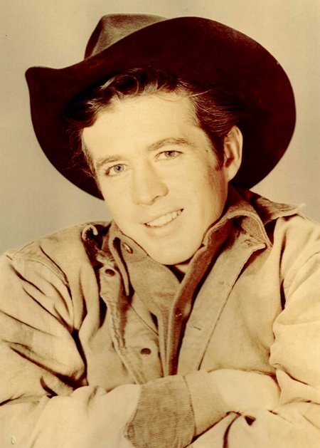 actor Clu Gulager large photo