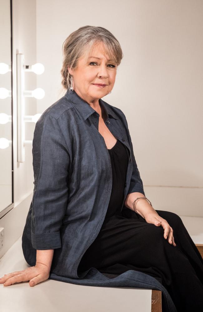 actor Noni Hazlehurst large photo