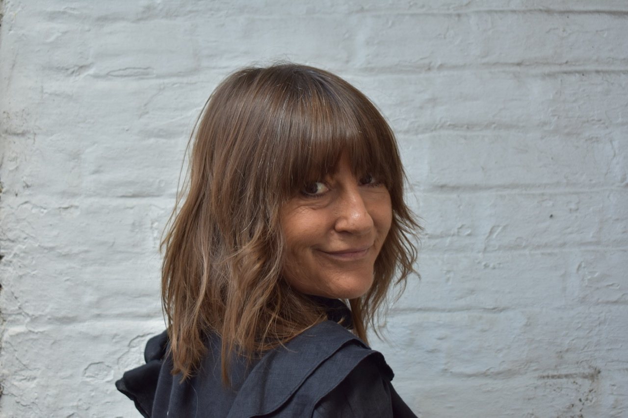 actor Holly Aird large photo