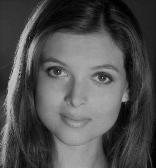 actor Julie Patzwald large photo