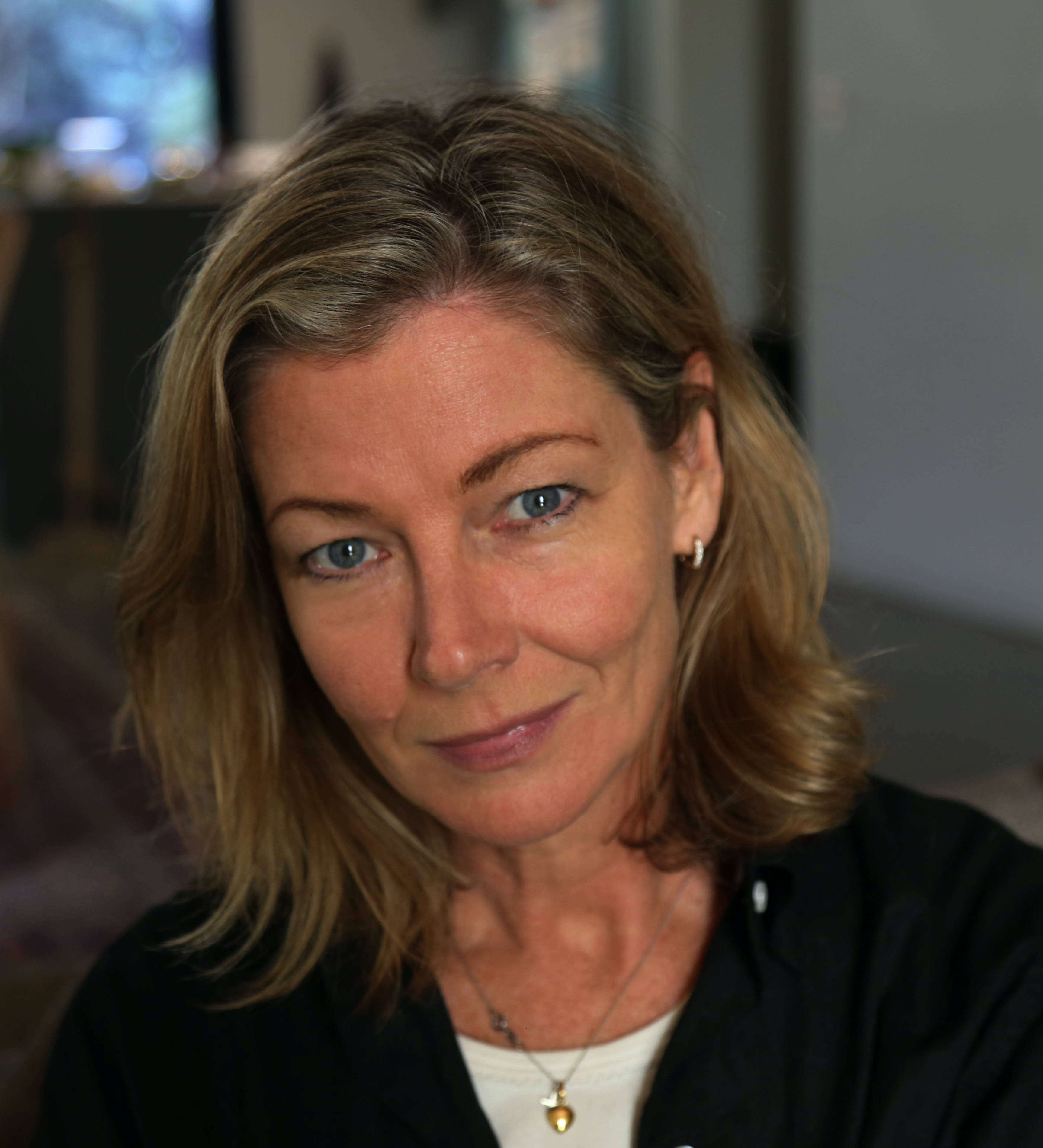 actor Trudy Hellier large photo