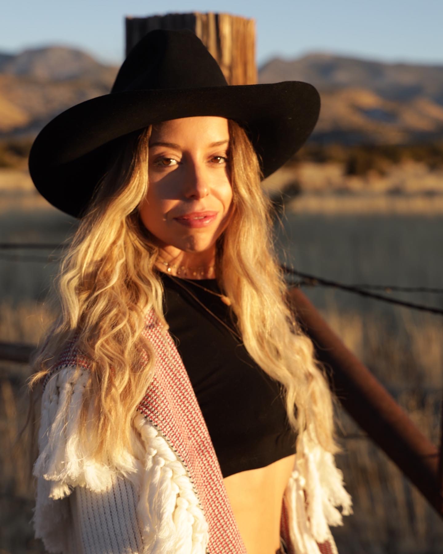 actor Skyler Shaye large photo