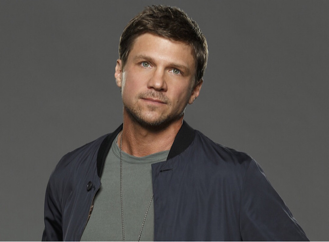 actor Marc Blucas large photo