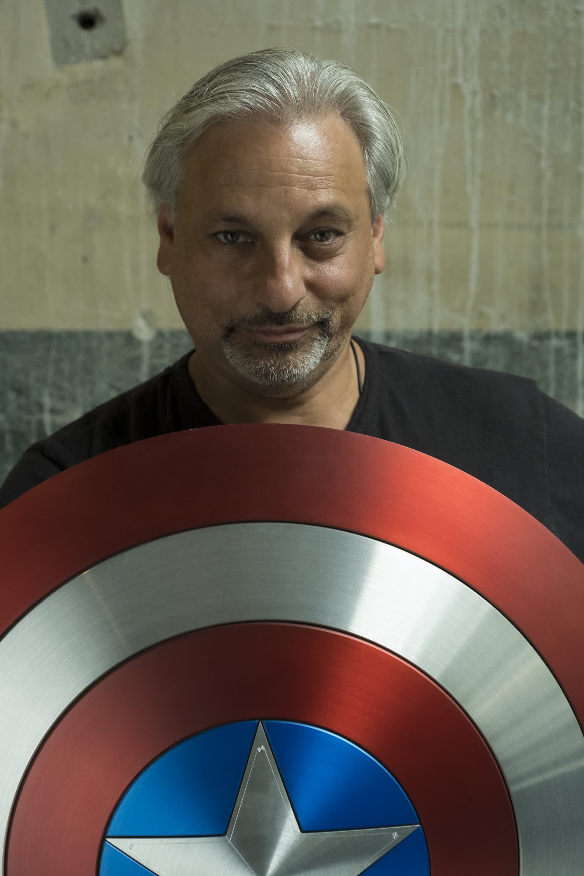 actor Russell Bobbitt large photo