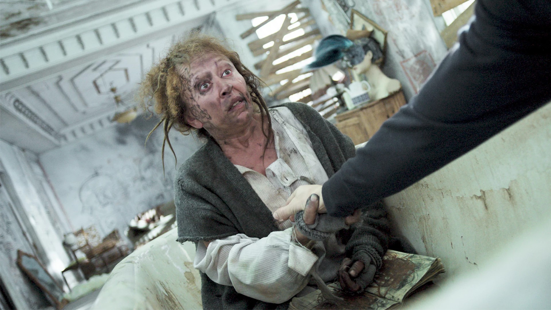 actor Sebnem Sönmez large photo