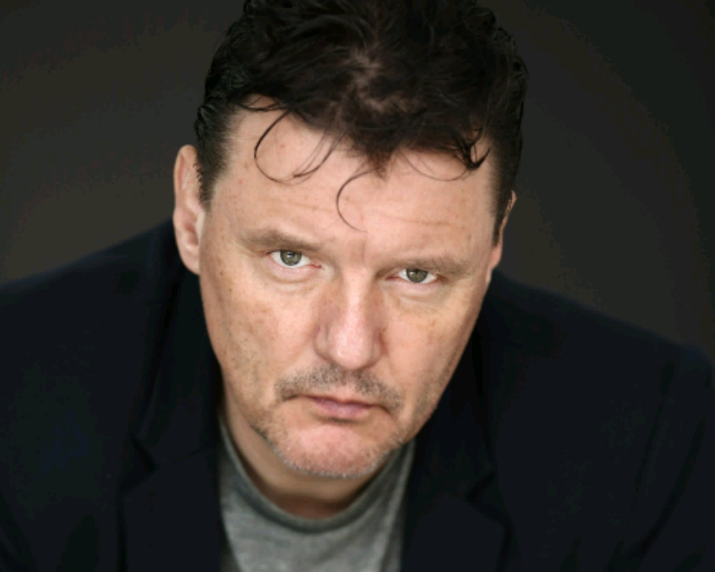 actor Ilia Volok large photo