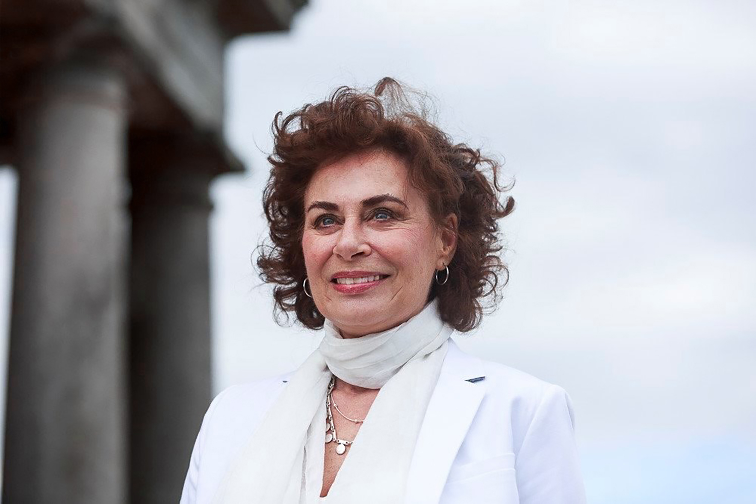 actor Mimi Kuzyk large photo