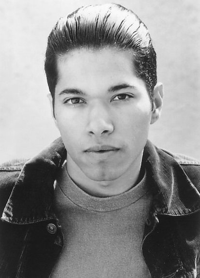 actor Renoly Santiago large photo