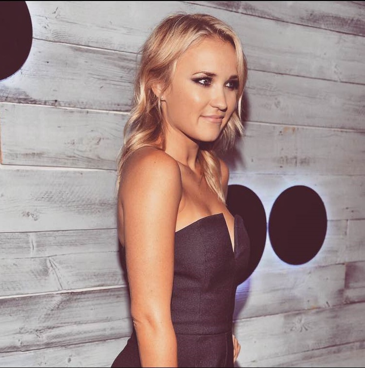 actor Emily Osment large photo
