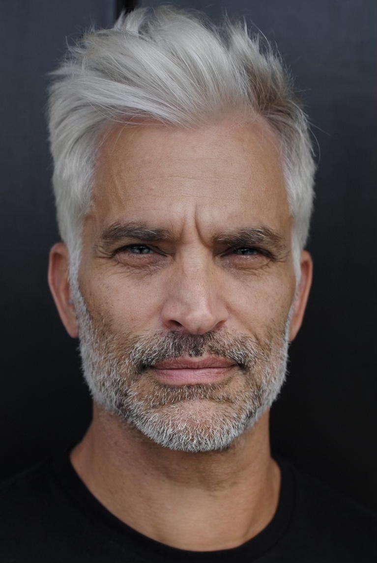 actor Johnathon Schaech large photo