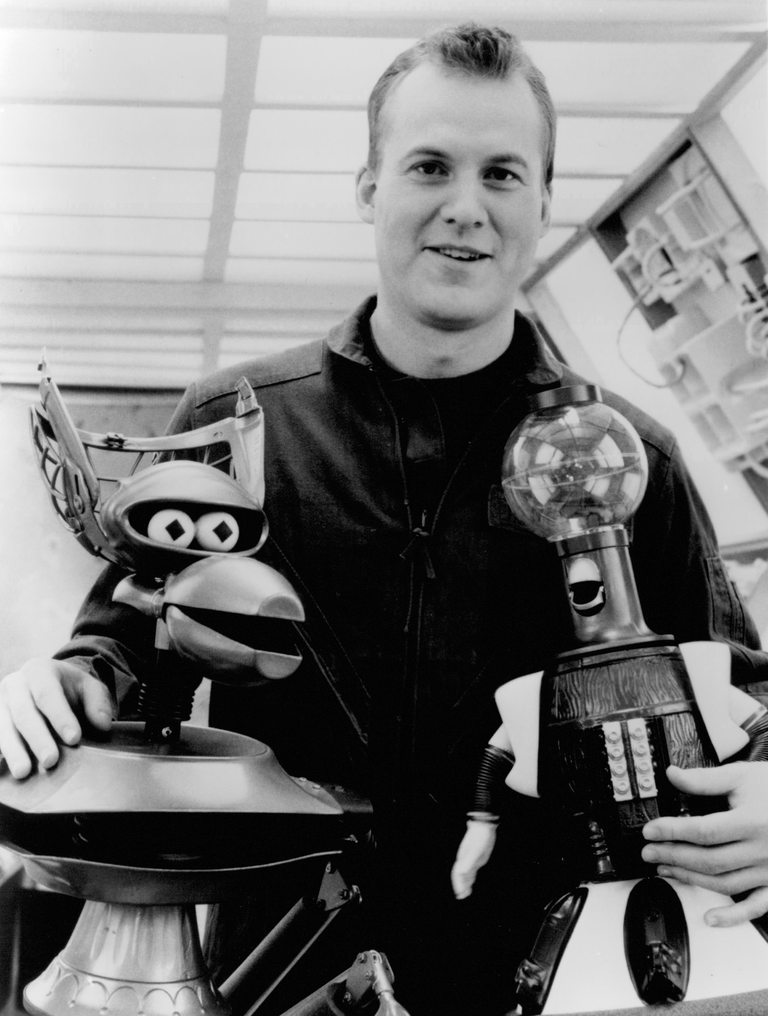 actor Michael J. Nelson large photo