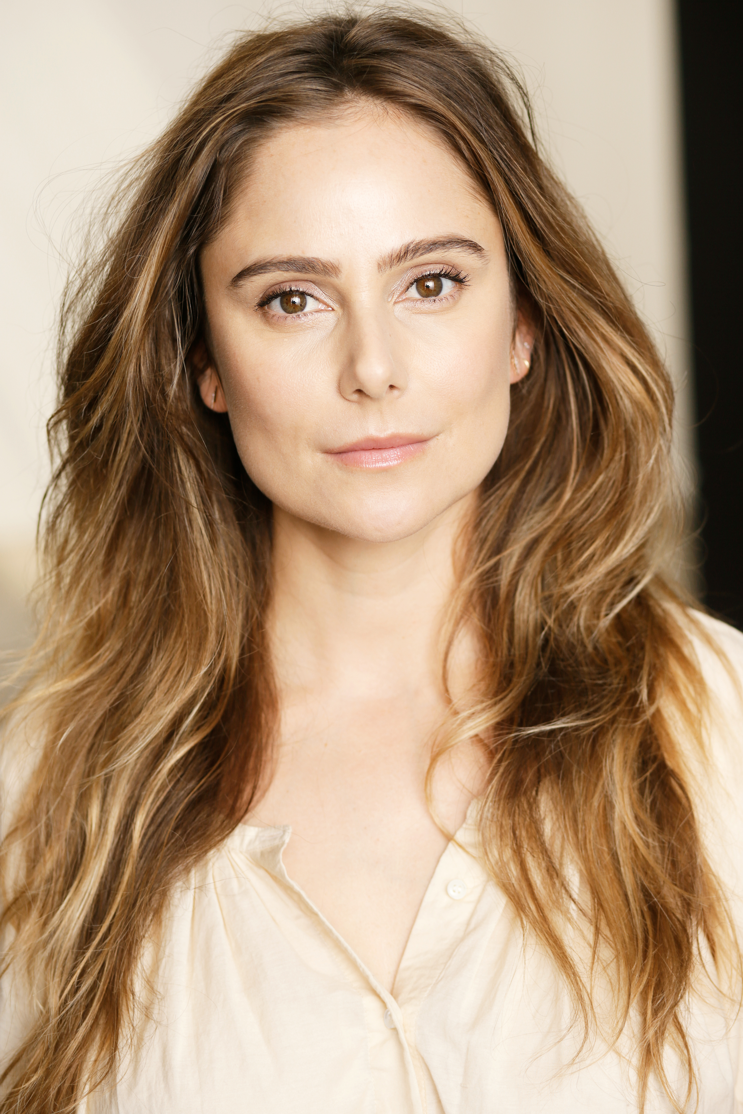 actor Amanda Brooks large photo