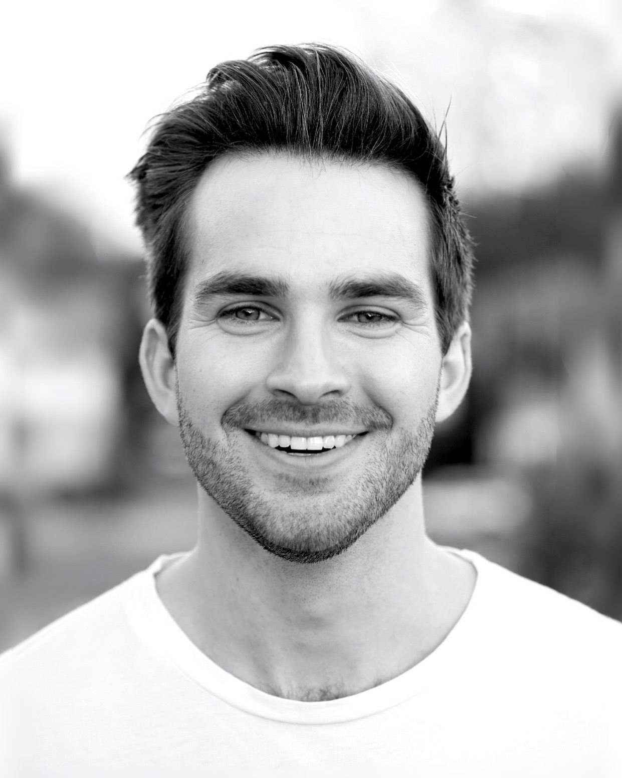 actor Tyler Neitzel large photo