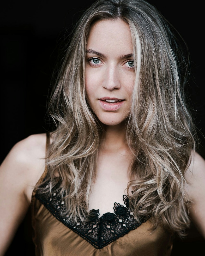 actor Roxane Hayward large photo