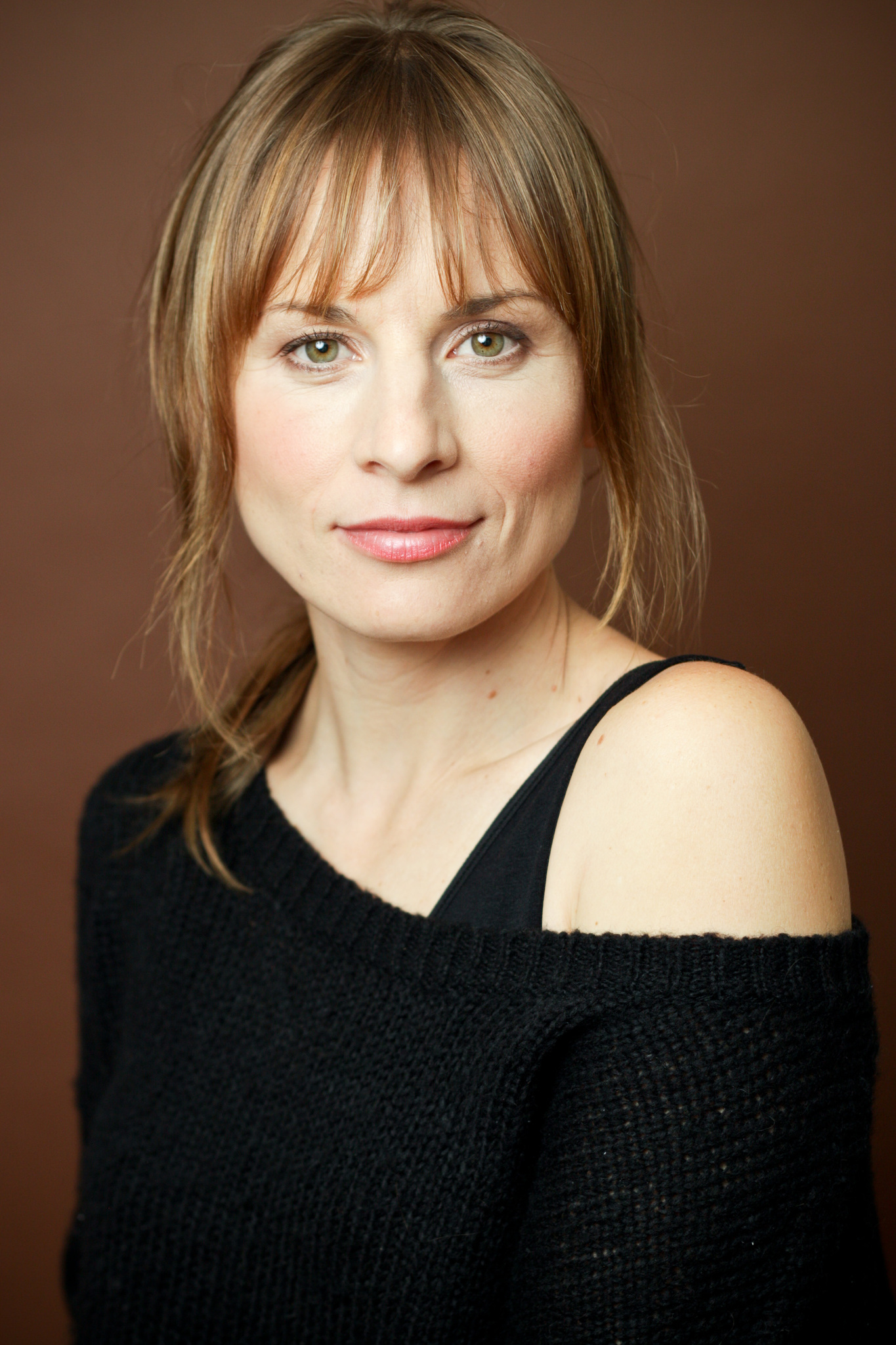 actor Joanne Boland large photo