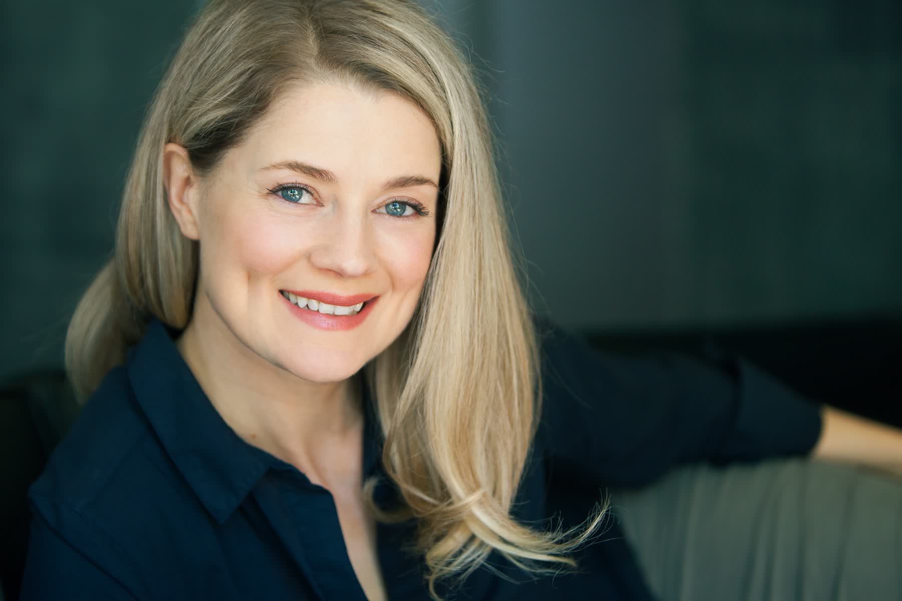 actor Eliza Norbury large photo