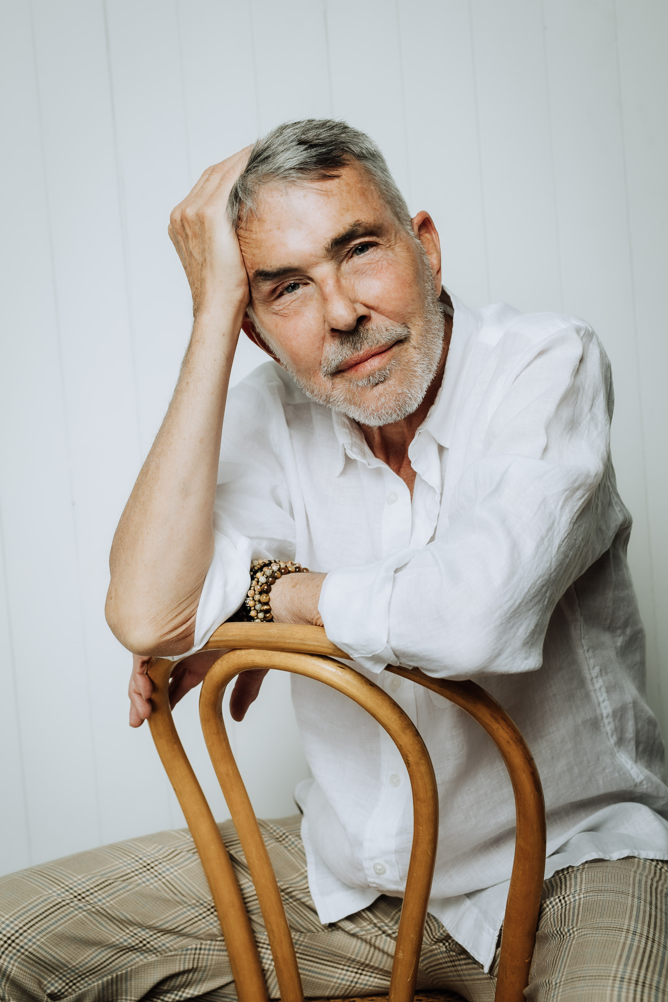 actor Andrew McIlroy large photo