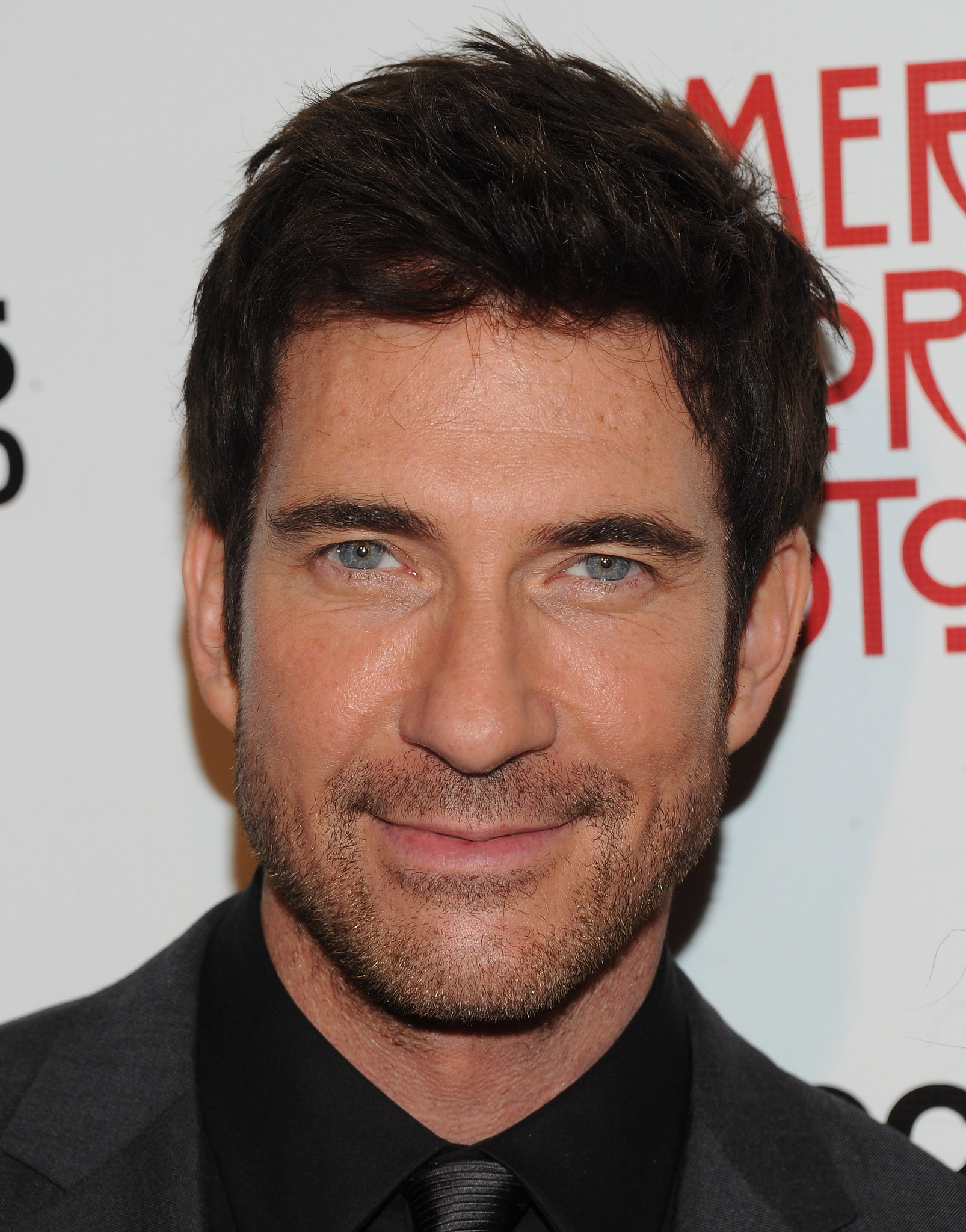 actor Dylan McDermott large photo