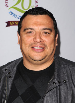 actor Carlos Mencia large photo